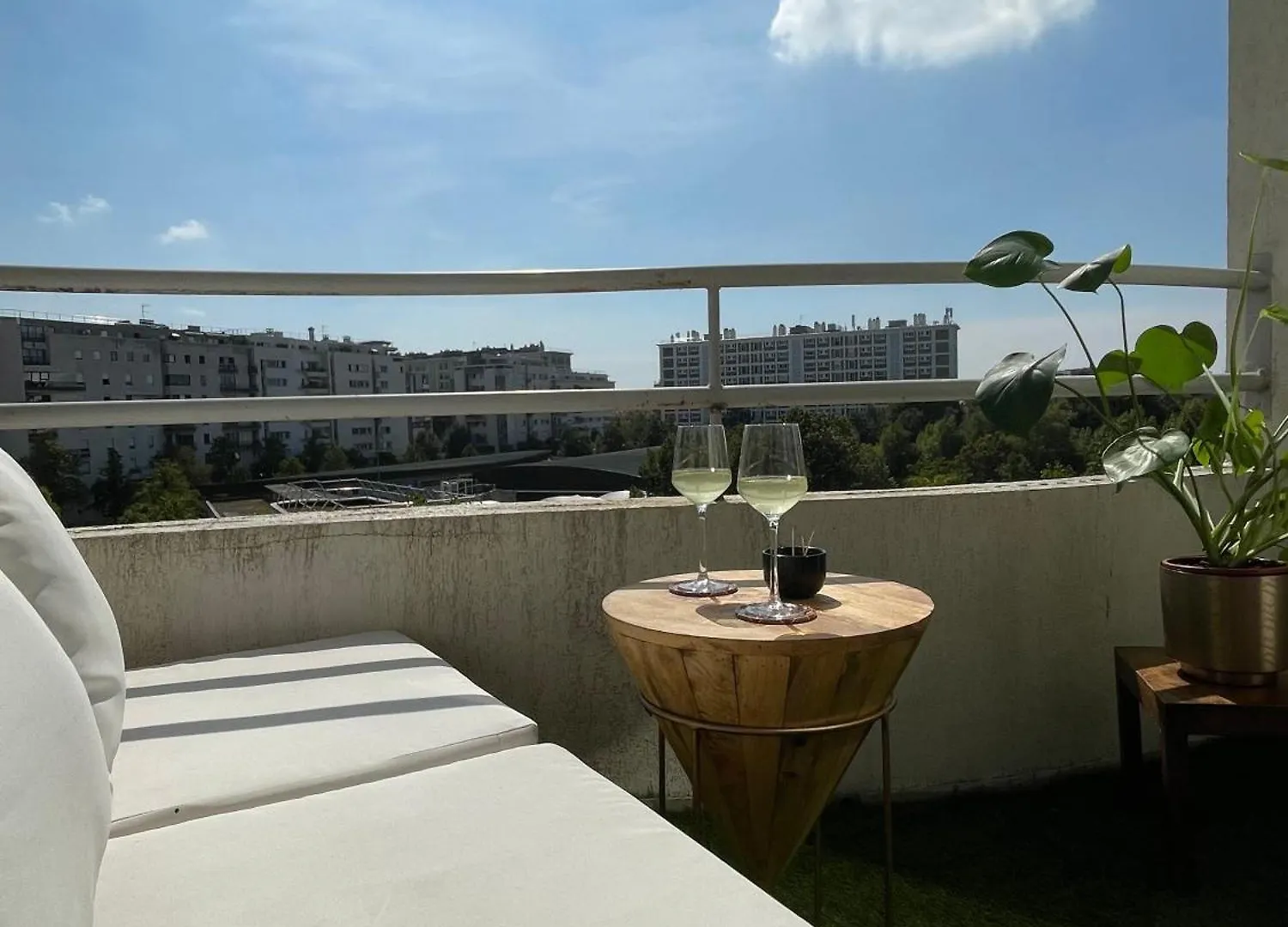 Magnifique 3 Pieces De 55m2 Au Calme Avec Balcon